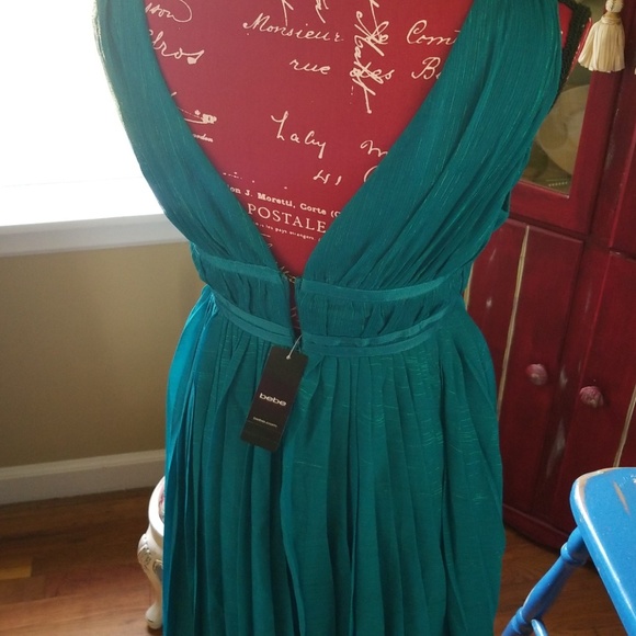 ๐NWT BEBE  Dress!๐ - Picture 5 of 8